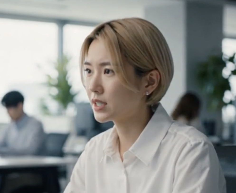 真由美ディレクター